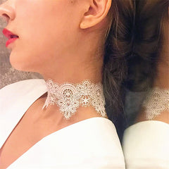 DESI CHOKER