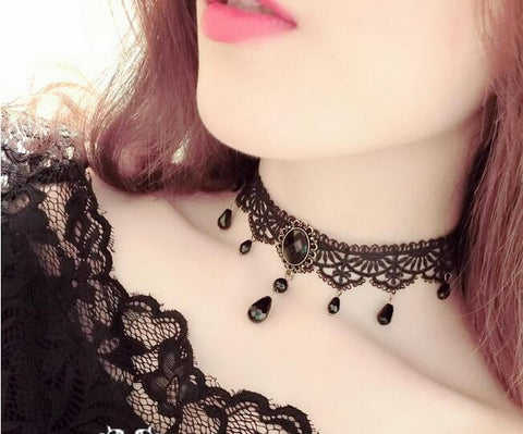 Tear Drop Lace Choker