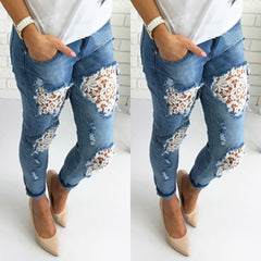 FLORAL DISTRESSED JEANS