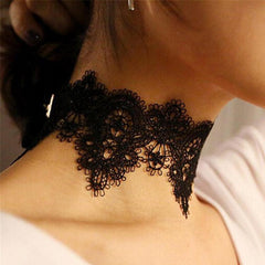 DESI CHOKER